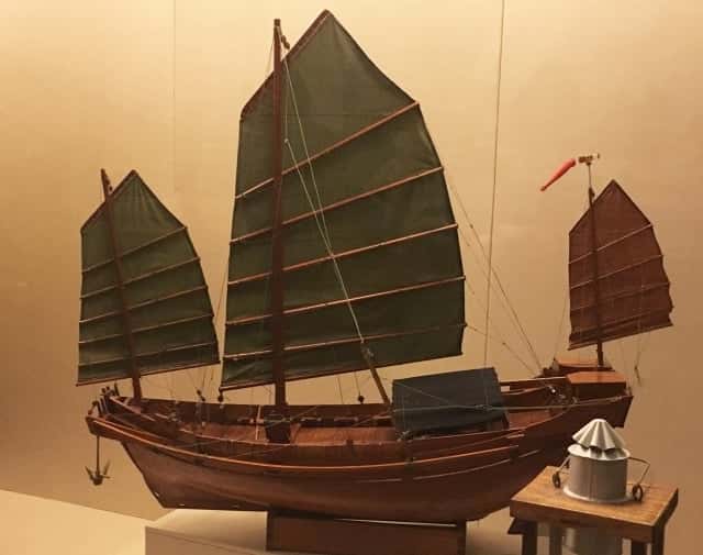 古代船の模型