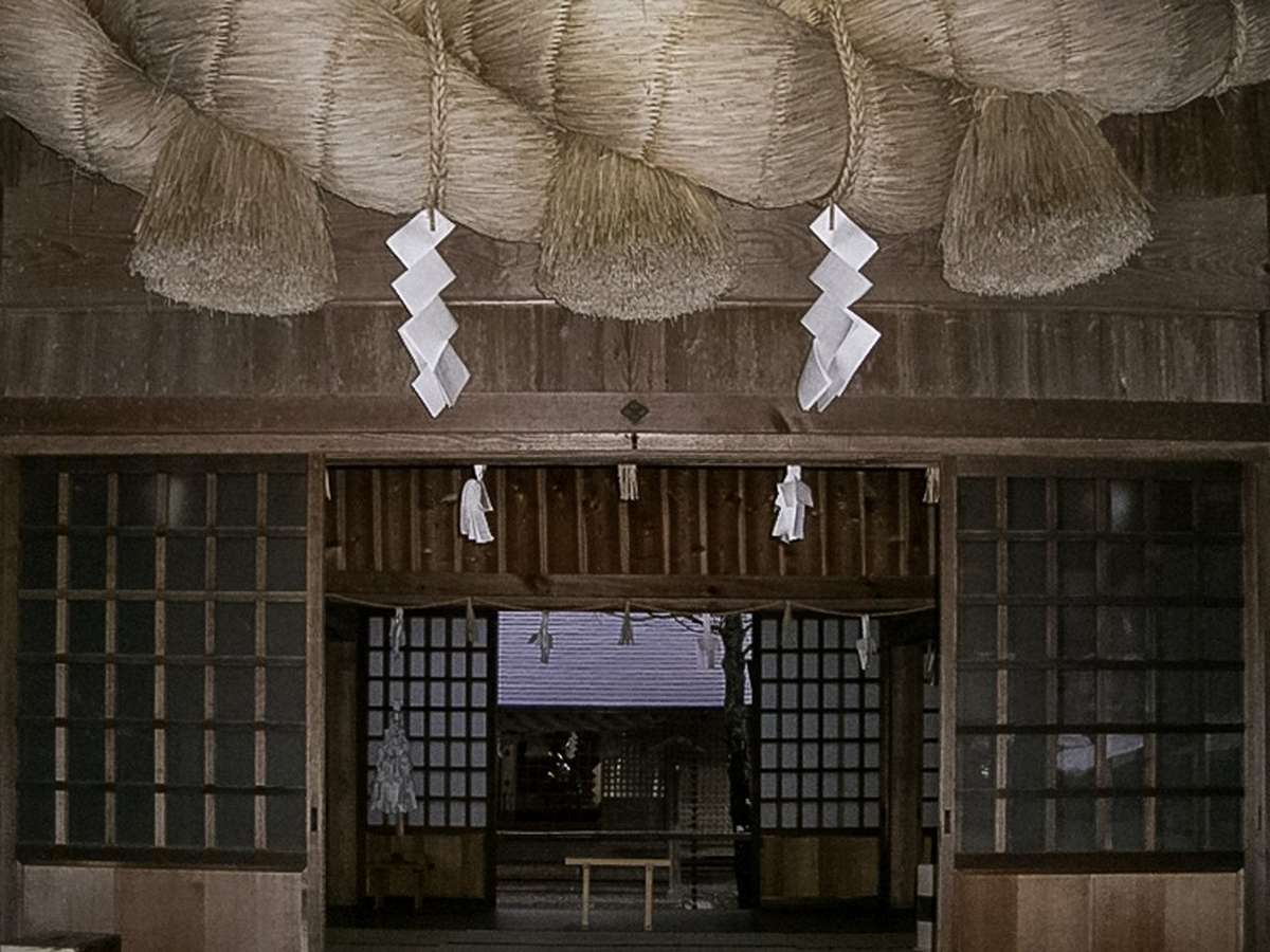 須佐神社の美しい拝殿