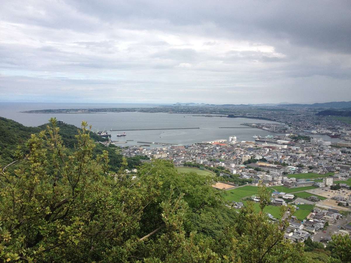 日峰山から小松島を望む