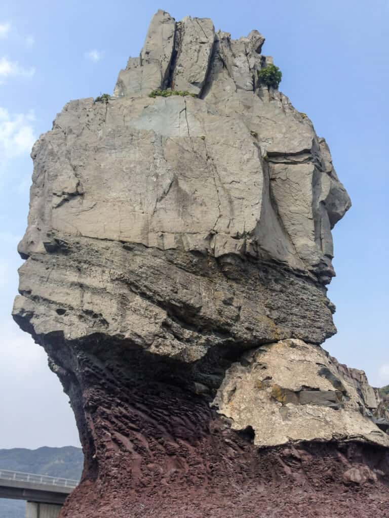 正面から見た甑大明神の御姿