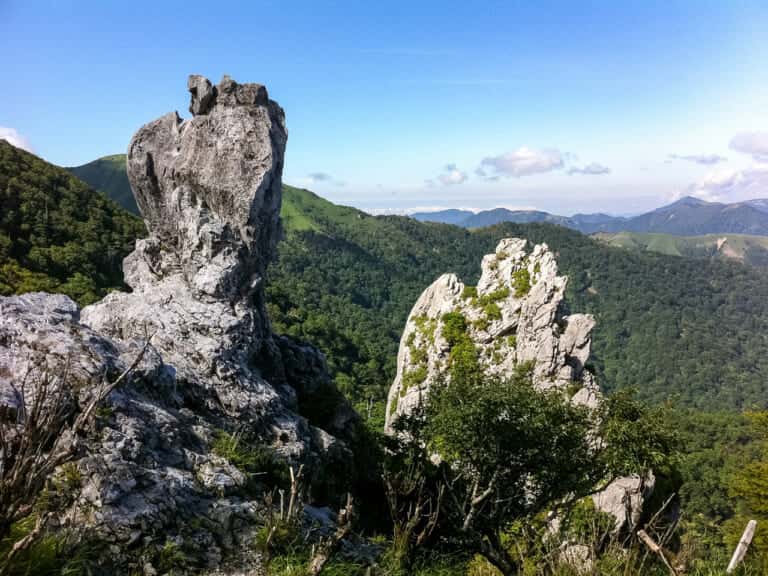 大剣神社・御塔石