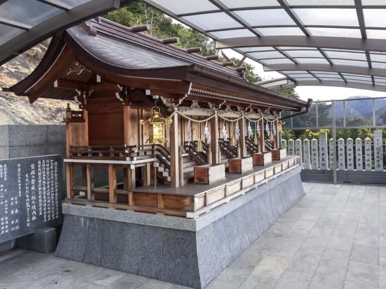 生石神社 拝殿