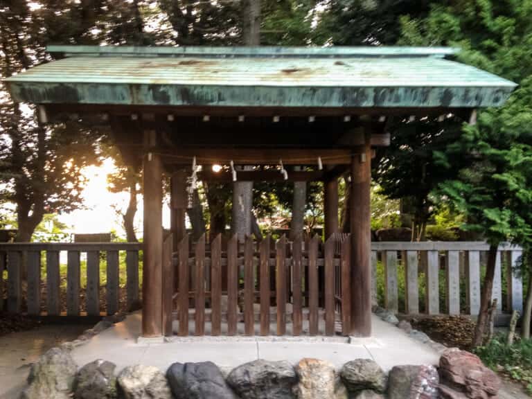 酒見神社 磐船 (中嶋宮比定地)