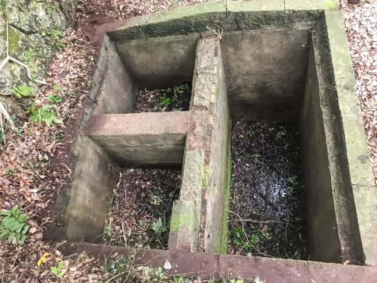 正方形穴構造物 を真上から見る