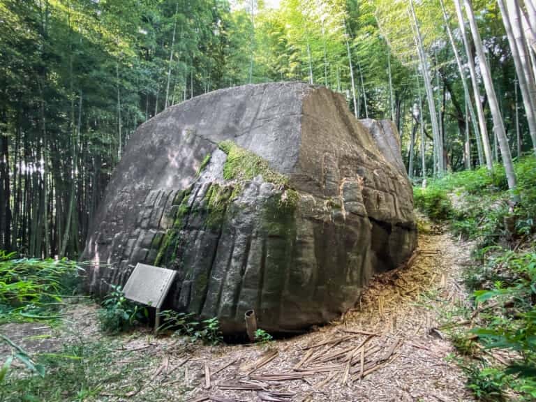 益田岩舟 西側の面