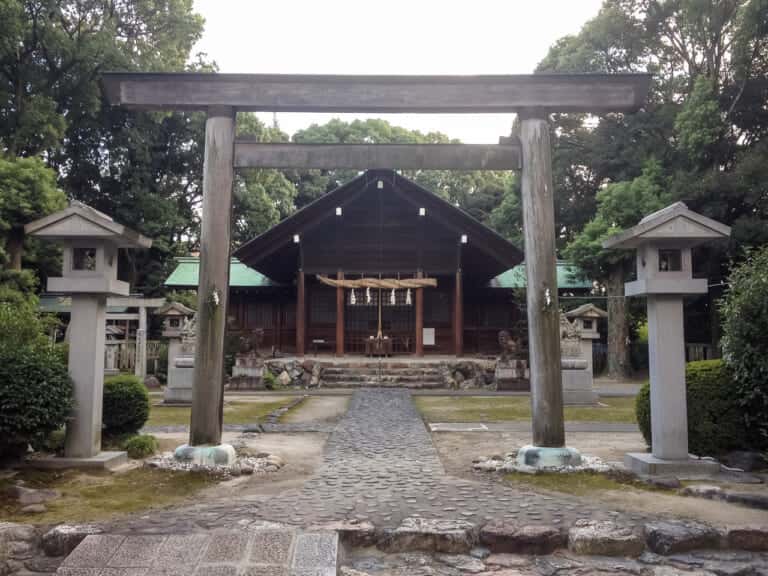 酒見神社 鳥居と拝殿 (中嶋宮比定地)