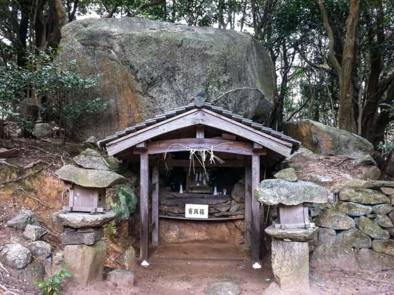 舟木石上神社