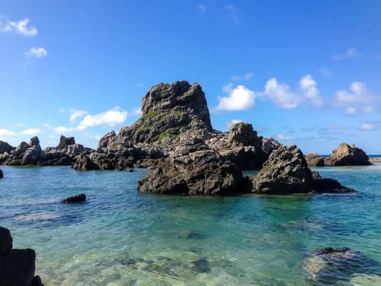 ヤヘ岩