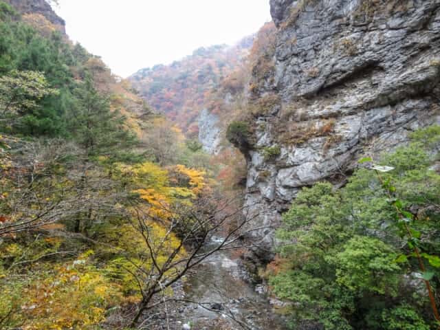 徳島の山岳地帯を象徴する絶壁