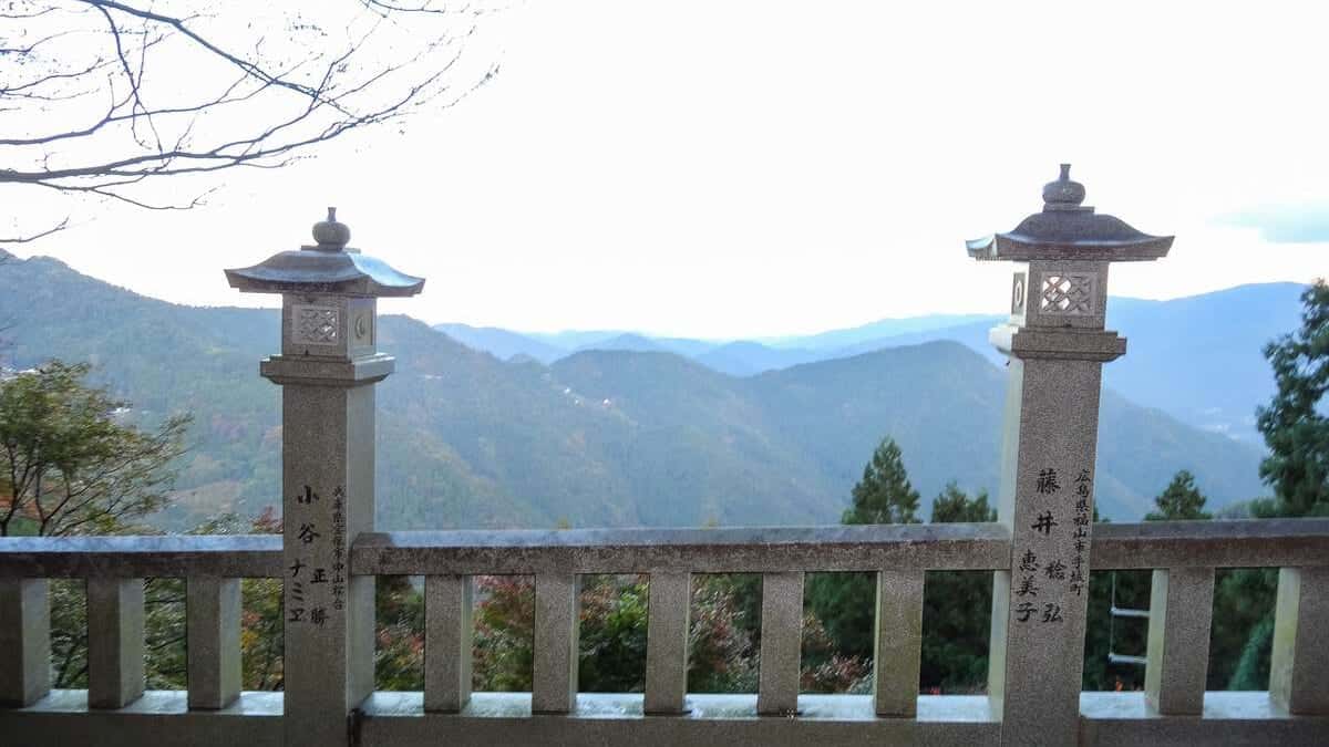 焼山寺より険しい山々を見渡す